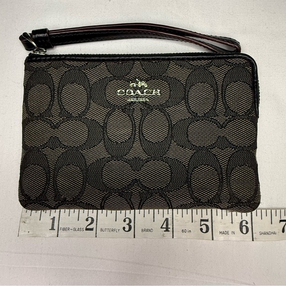 EUC Coach Signature Canvas Corner Zip Wristlet in Black Smoke - Picture 7 of 10